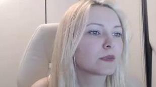 sweetsakura – super hot blonde cam girl chatting with viewers – 2018-06-09