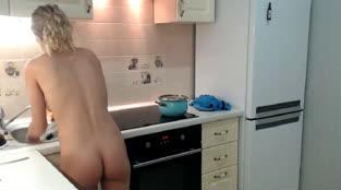 polka_lv – chaturbate – nude at the kitchen – 08_03_2018