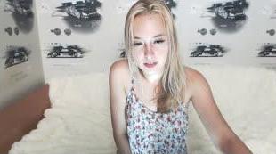 mollyjanes – blonde pussy play on chat show – 09_15_2018