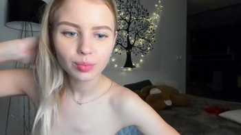 nnex – bend over pussy in front of the camera